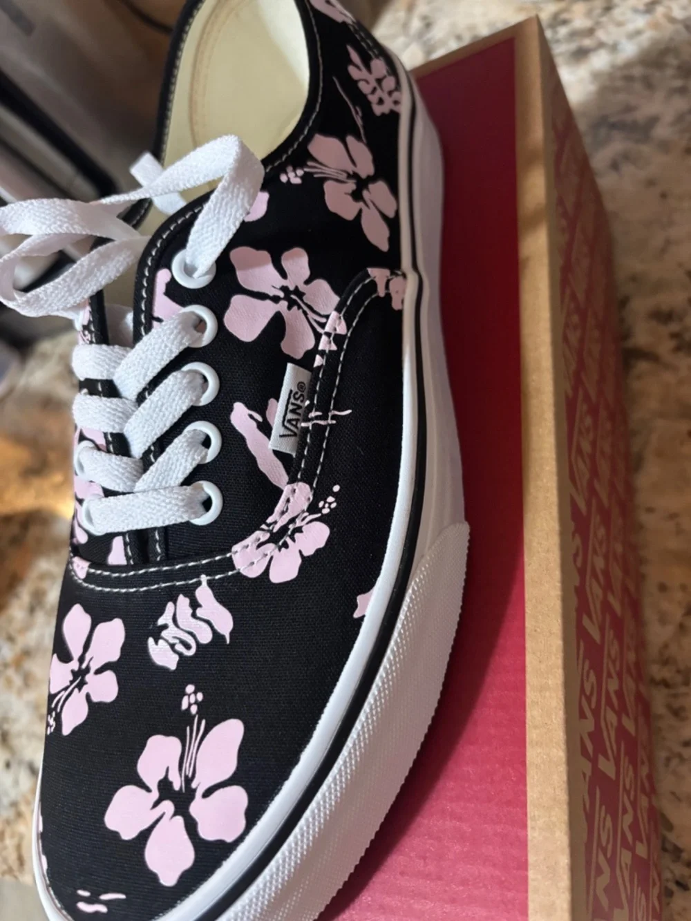 Vans - Picture 2 of 4